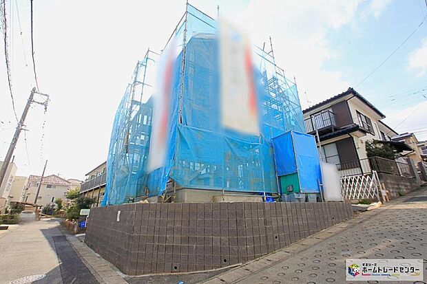 【前面道路含む現地写真】ゆったりお過ごしいただける3LDKプラン☆パントリ―やリネン庫、小屋裏収納など収納も豊富です!