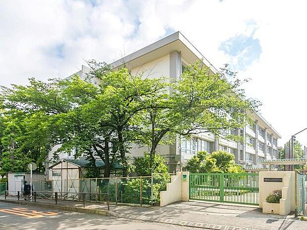川崎市立南生田中学校（約800m）