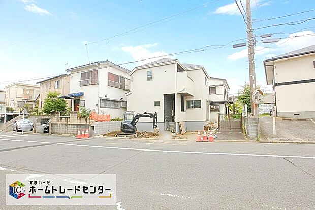 【外観写真】立体的なコントラストをもたせた外観が魅力的。ゆとりの広さを備えておりますので、心地良く寛げる安らぎのお住まいとなっております。