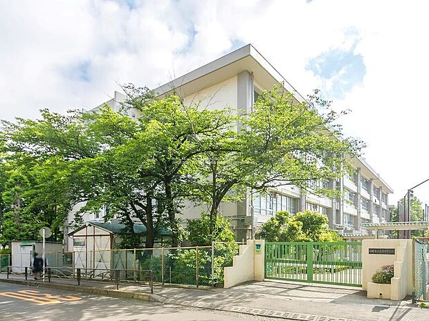 崎市立南生田中学校（約160m）