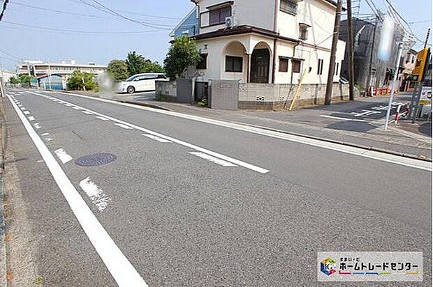 【前面道路含む現地写真】東有馬の落ち着いた住宅街で安心の暮らし「鷺沼」駅アクセスで通勤通学もスムーズ!
南向きリビングの3LDK!