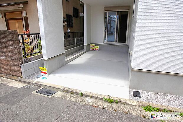 【駐車場】強烈な日差しや、雨風、ホコリなどから大切な車を守るビルトインガレージです♪