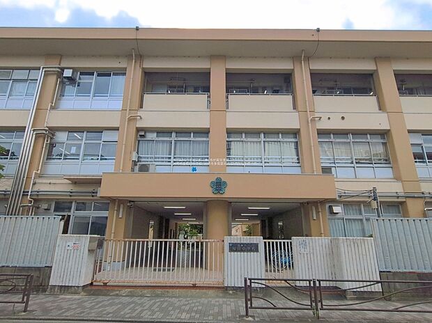 川崎市立稲田中学校（約1,100m）