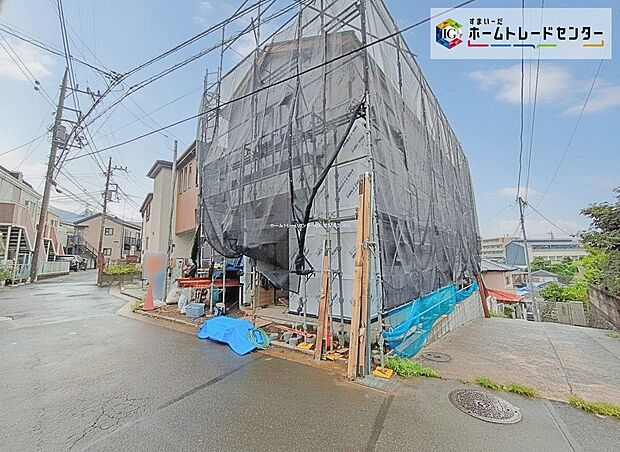 【前面道路含む現地写真】相鉄線「二俣川」駅まで徒歩4分!駅ビルやスーパー、コンビニや金融機関、生活において必要な施設がすぐそばに揃います♪