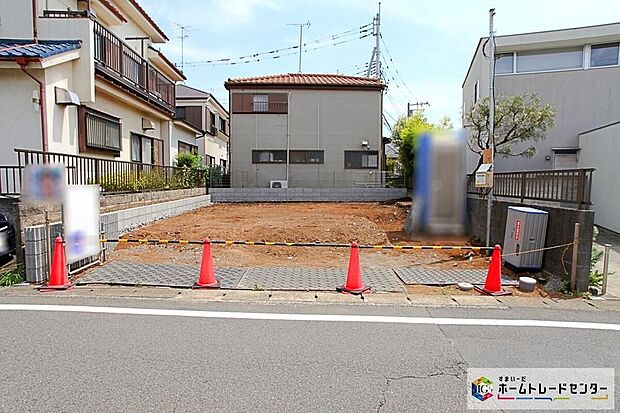 【現地外観写真】敷地31坪、カースペース2台可(車種によります)♪16帖のリビング♪全居室に収納完備、ゆったり過ごせる3LDKプランです☆