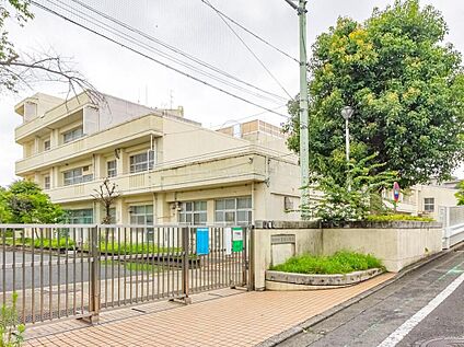 横浜市立恩田小学校 800ｍ(徒歩10分)