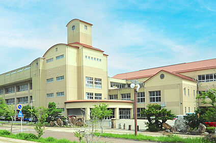 浜松市立東小学校 現地から180m。(徒歩3分。)