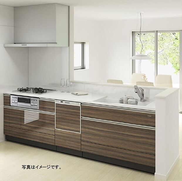 【キッチン】3メーカー(TOTO・LIXIL・タカラスタンダード)から希望のカラーをご選択いただけます。料理を楽しくする、フラットで美しいお手入れしやすく使い勝手の良いキッチンです。もちろん食器洗い乾燥機も標準装備されております。備されております