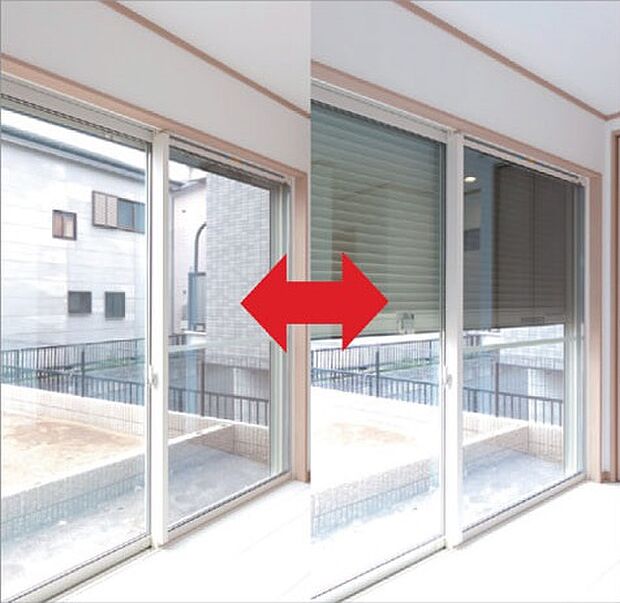 【シャッター(仕様)】室内からサッシを閉めたままワンタッチ操作で開閉が可能で室内の冷気や暖気を逃さず省エネにも貢献。また虫の出入りも防げるので家族も嬉しい仕様です。※イメージのため実際と異なる場合があります。
