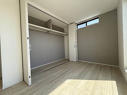 【3階約5.6帖洋室】