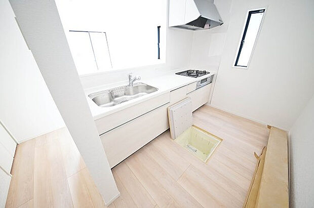 南向きのLDKは家族のコミュニケーションを育むリビングイン階段付き!