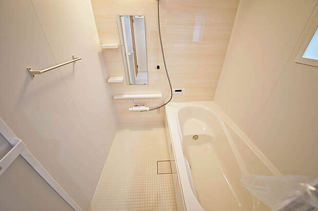 雨の日でもお洗濯物を乾かせる浴室乾燥機付きのバスルーム