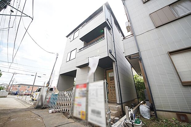 大切な車を守るビルトイン車庫付きのお住まい
