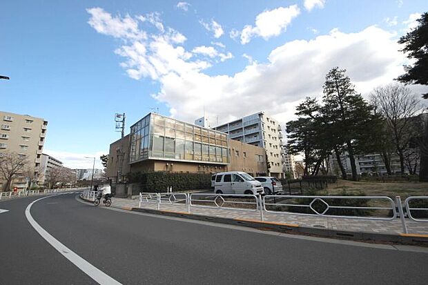 ひばりが丘図書館