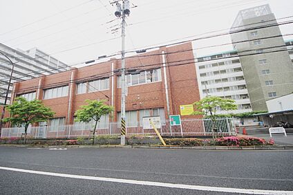 谷戸図書館（公民館） 約410m