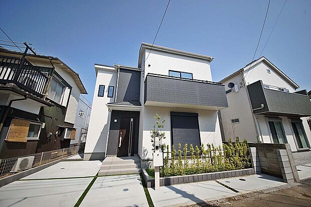 【外観】徒歩10分圏内に中学校・コンビニ・ドラッグストア・公園・図書館など