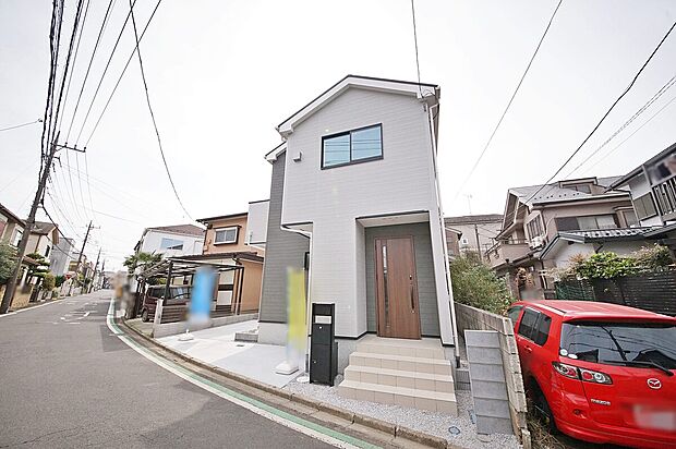 【外観】徒歩10分圏内に小学校・コンビニ・ドラッグストア・郵便局・西松屋など