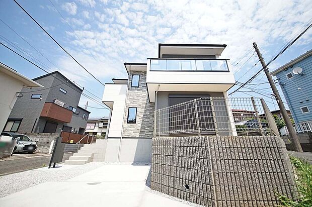 【外観】閑静な住宅街に立地・スーパー・小学校・公園など徒歩10分圏内、便利で生活しやすい環境です