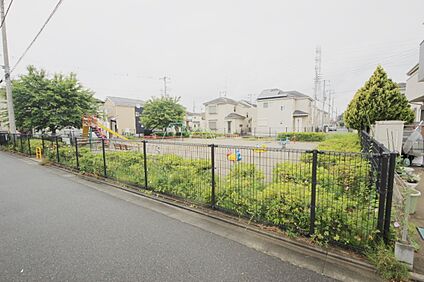 栄2丁目ふれあい公園 約287m