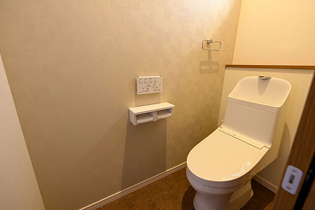 【 【トイレ】】使いやすさとお掃除のしやすさだけでなく、清潔性を追求したトイレ。(1号地モデルハウス)