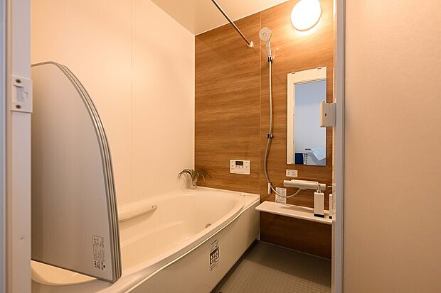 【【浴室】】使いやすさやお掃除のしやすさだけでなく、くつろぎにもこだわったシステムバスルーム。※画像はイメージです