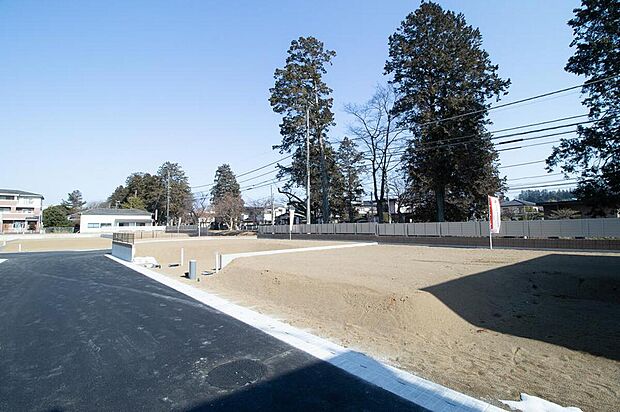 【現地土地写真】全19区画の新規分譲地で50坪以上の区画を揃えています。理想の暮らしに合わせて建物や外構の配置計画を考えながらご提案いたします。