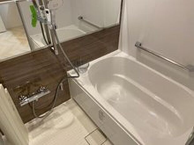 【浴室（同一仕様）】一坪タイプのお風呂は一日の疲れを癒してくれます！