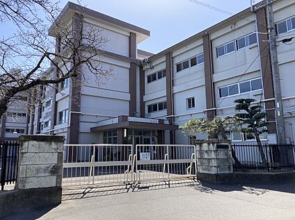 千秋中学校 1700ｍ(徒歩22分)