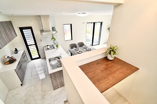 【完成予想内観 スキップフロア】完成予想図
■LDKを見渡せる位置にはスキップフロアを配置。
■お子様のスタディコーナーや、ワークスペースに。