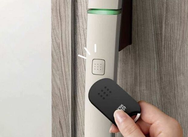 【玄関ドア】【YKK AP】
アプリでスマホと連動可能なピタットキーを採用!!
荷物が多い際には大変便利です♪