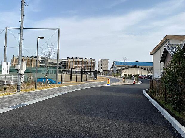 鎌田中学校(約350m)