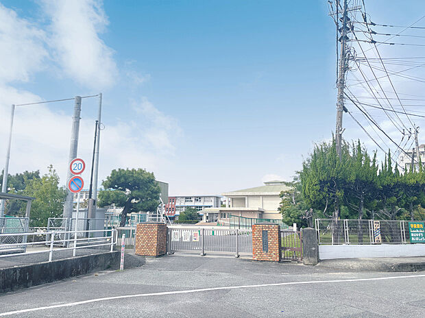 勧興小学校(約1,300m)