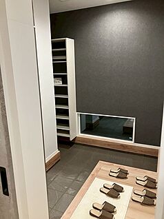 玄関　シューズクローク