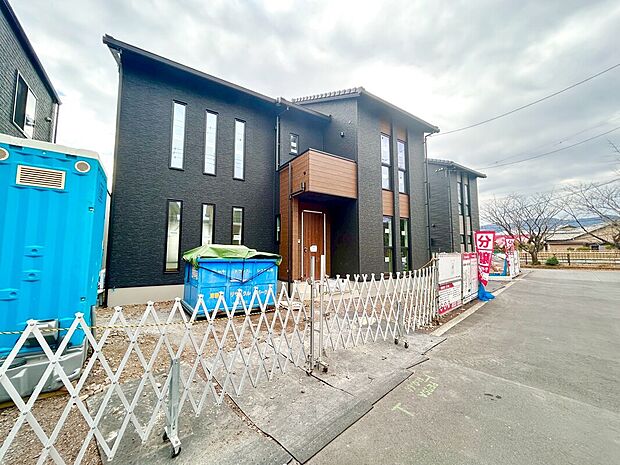 【２号棟 　外観写真】１月28日撮影