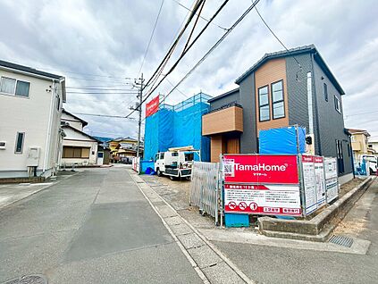 １号棟（奥側）２号棟（手前側） 外観写真