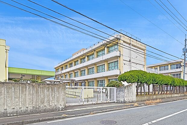 大野城市立御笠の森小学校（約590m）