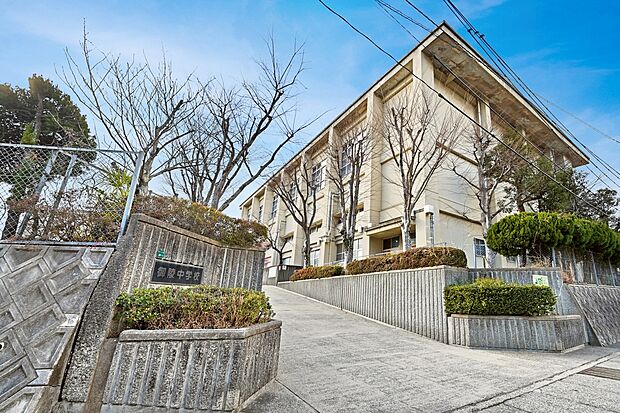 大野城市立御陵中学校（約770m）