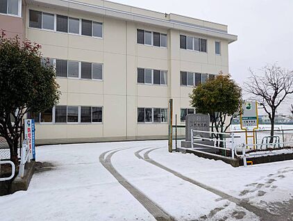 長野市立三陽中学校 約615ｍ(徒歩約8分)
