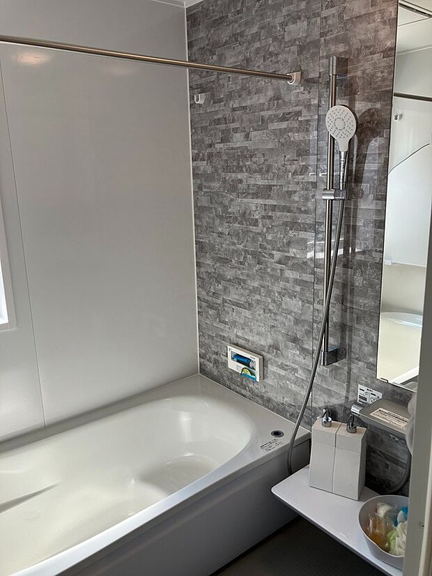 【浴室】清潔感あふれる美しいバスルーム