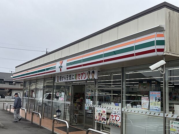 セブンイレブン(約350m)