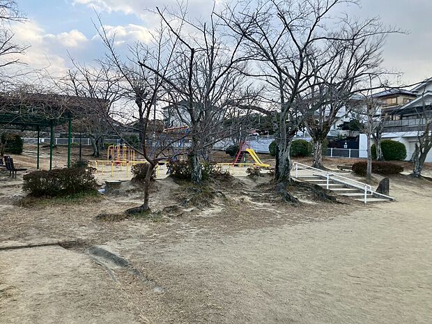 生駒台南公園(約90m)