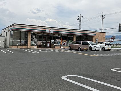 セブンイレブン橿原十市町 350ｍ(徒歩5分)