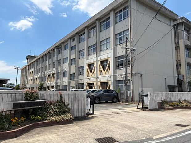 橿原市立大成中学校(約1,500m)