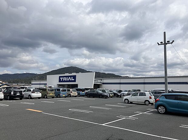 スーパーセンタートライアル桜井粟殿店(約500m)