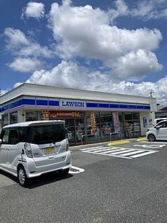 ローソン宇部中尾二丁目店 約450ｍ(徒歩約6分)