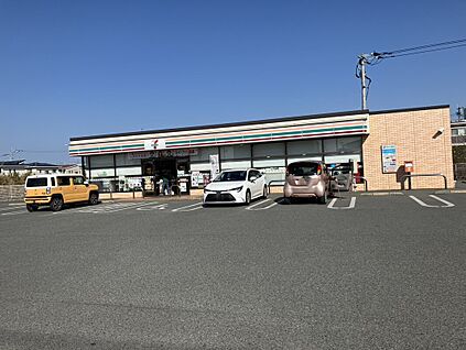 セブンイレブン八女本村店 約260ｍ(徒歩約4分)