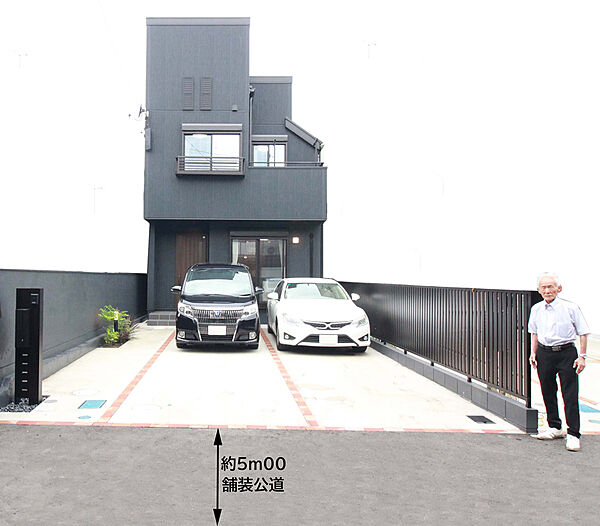 【Ａ邸】土地約３６坪付５ＬＤＫ(中３Ｆ含む)ホワイトストーン張り車庫＆庭園(車４台駐車可)、花壇、ポスト付