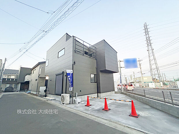 2面を道路に面しています。　現地写真：2026.1.10撮影