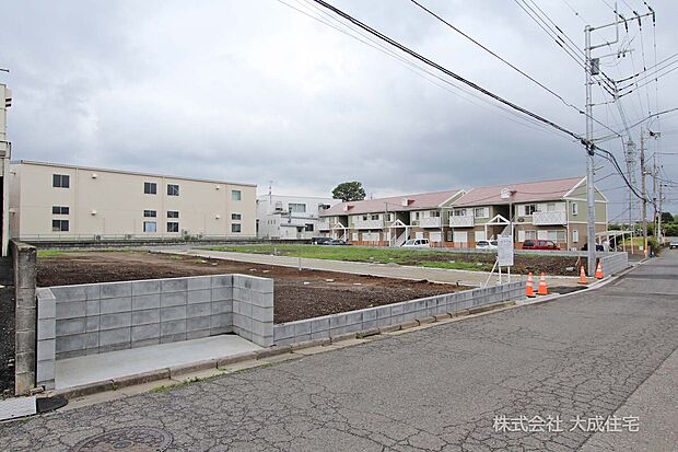 【外観】前面道路　現地写真2026.6.15撮影
