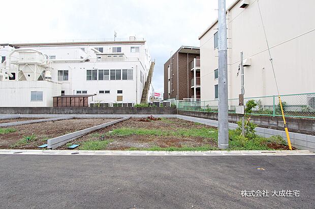 【No.10:現地写真】No.10:カースペース2台分(うち一台は車種による) 現地写真2026.8.15撮影